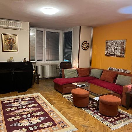 Skopje - Center Bright Apartment エクステリア 写真