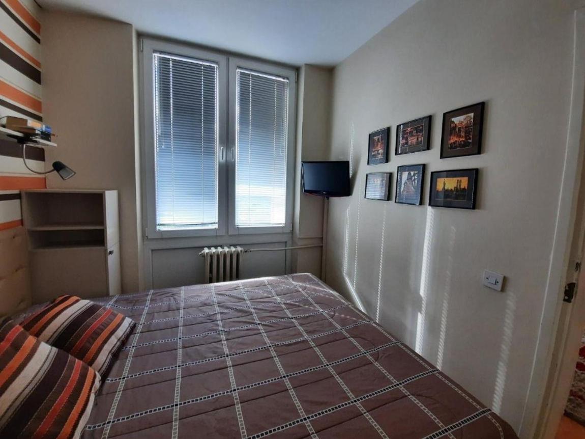 Skopje - Center Bright Apartment エクステリア 写真