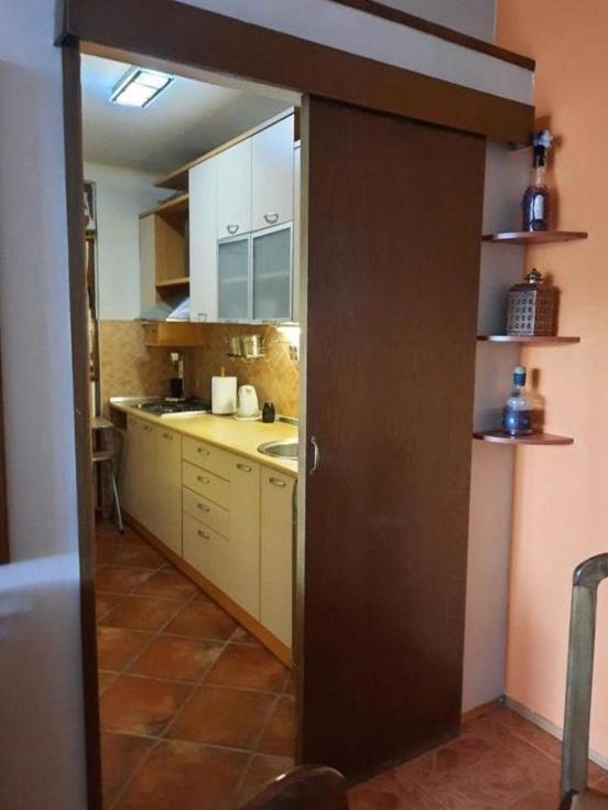 Skopje - Center Bright Apartment エクステリア 写真