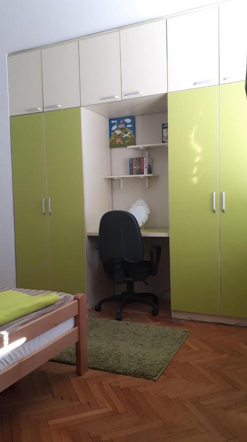 Skopje - Center Bright Apartment エクステリア 写真