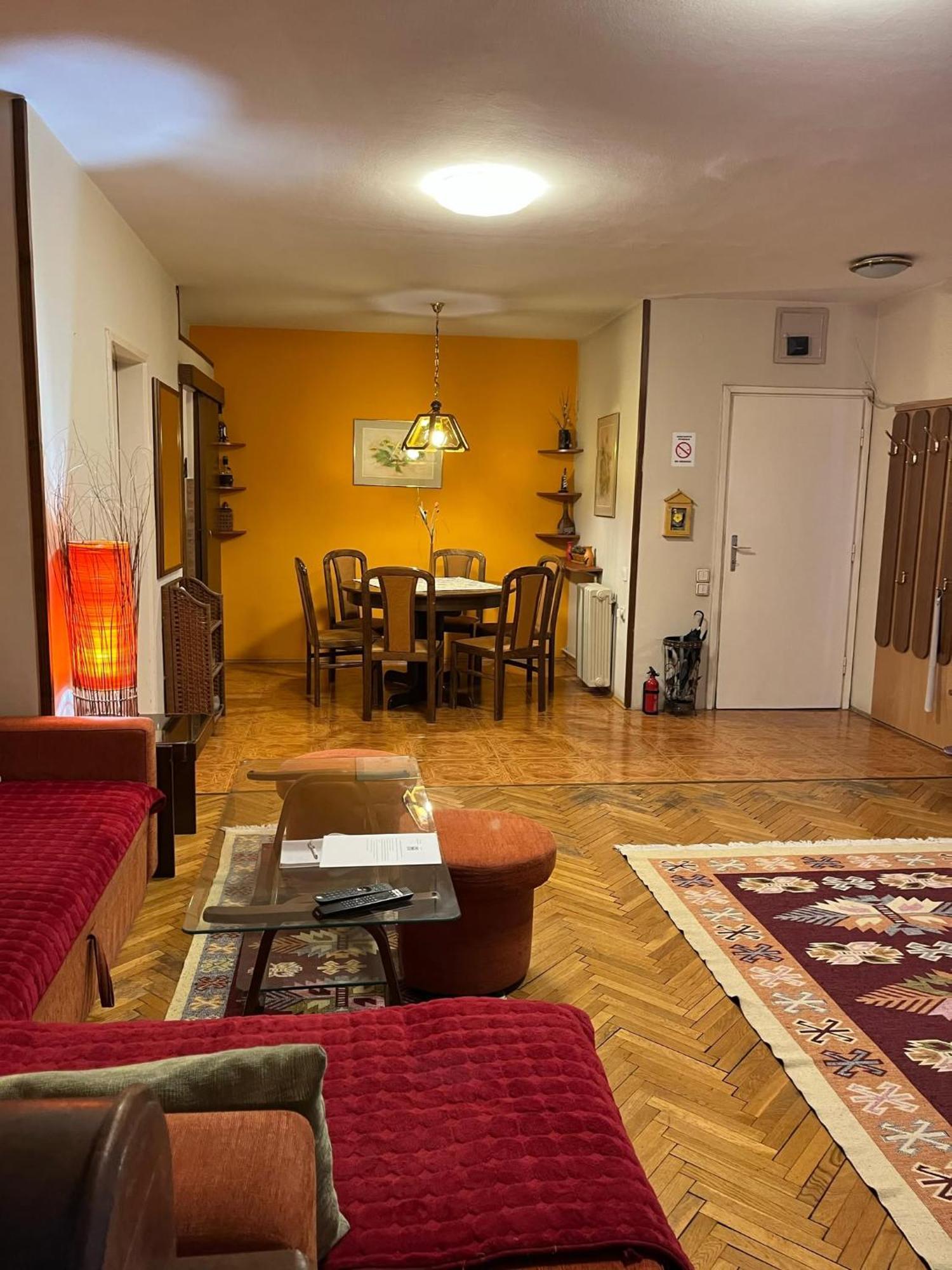 Skopje - Center Bright Apartment エクステリア 写真
