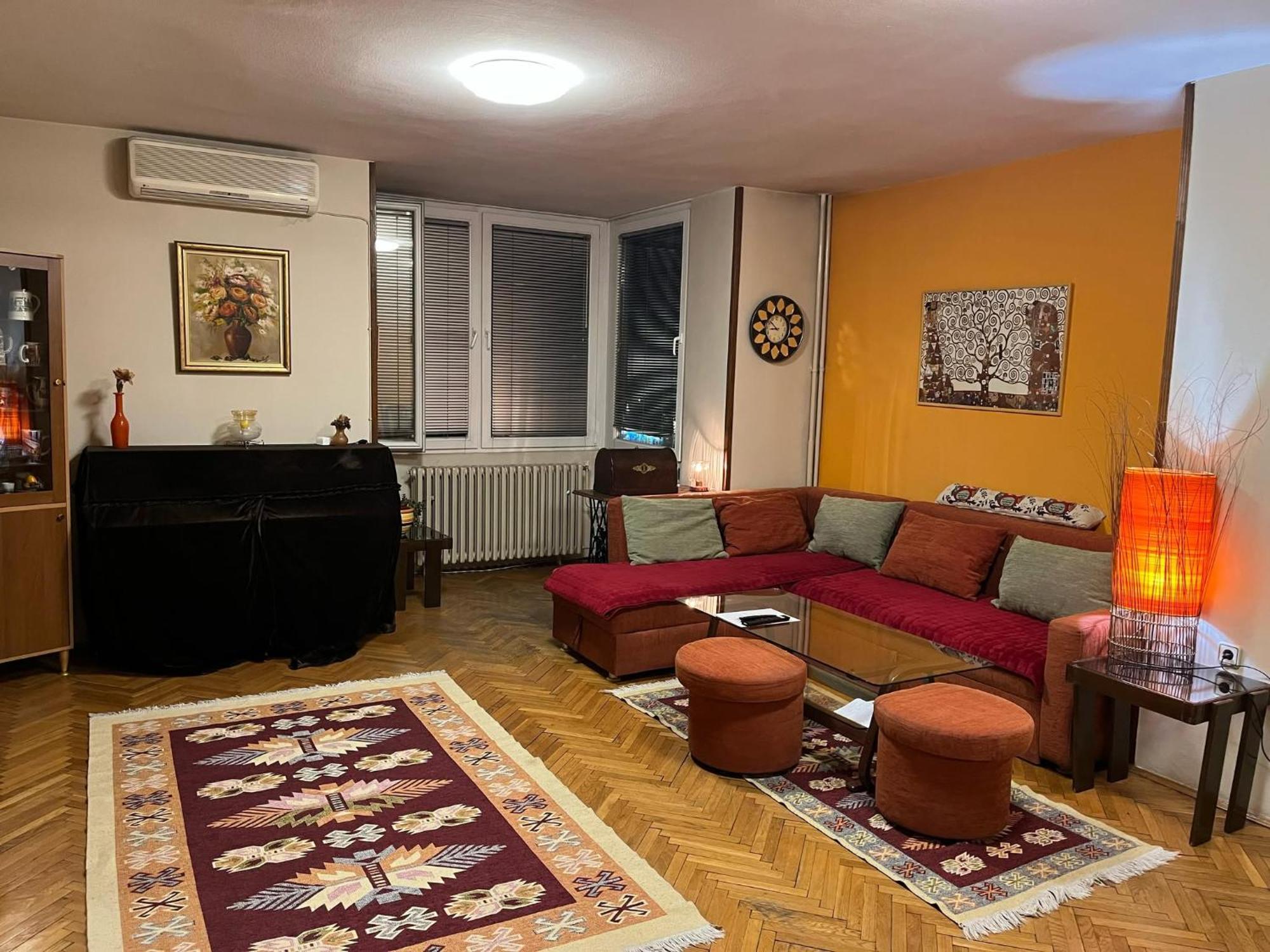 Skopje - Center Bright Apartment エクステリア 写真